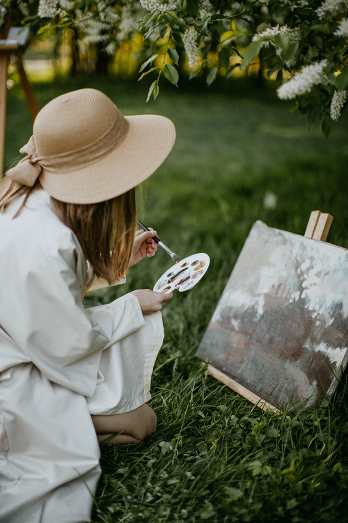 Painting in nature is creativity that benefits your wellness.