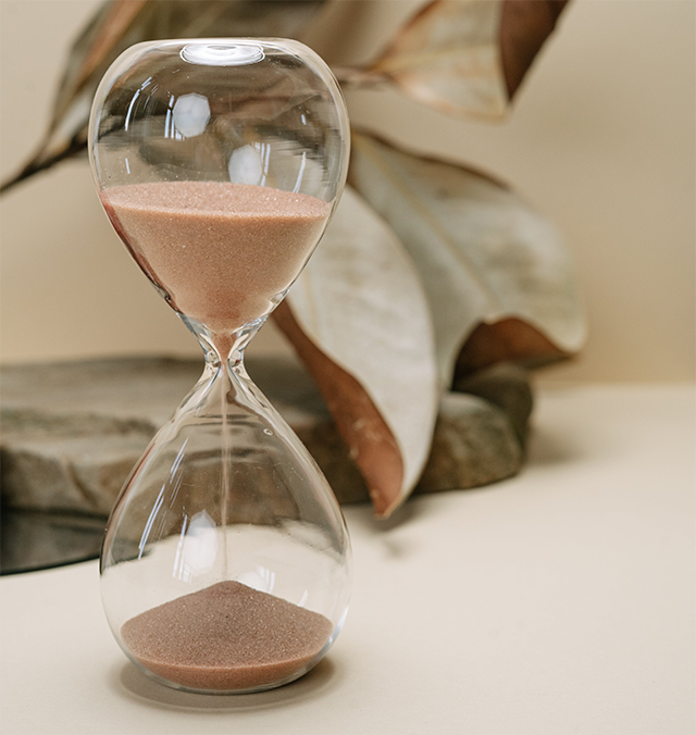 An hourglass represents the gift of time, one of the simplest gifts you can give. 